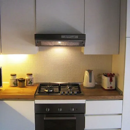 Monziani, Exclusive Island Lakeside