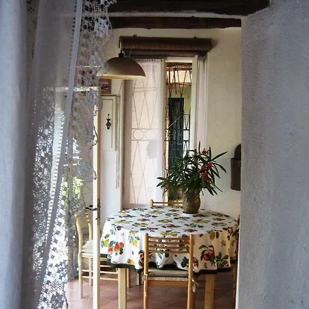 Monziani, Exclusive Island Lakeside