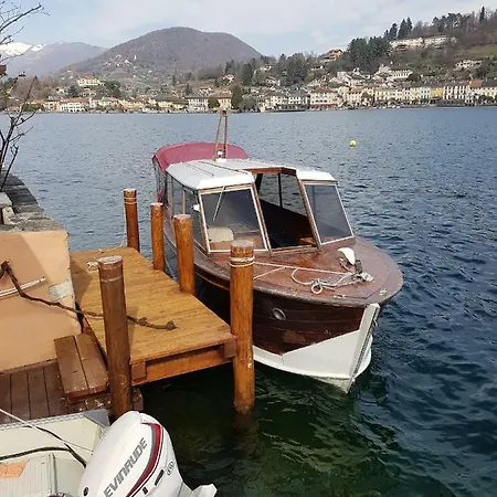 Monziani, Exclusive Island Lakeside Villa *