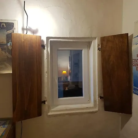 Monziani, Exclusive Island Lakeside Hotel