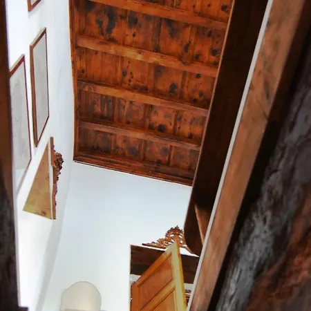 Monziani, Exclusive Island Lakeside