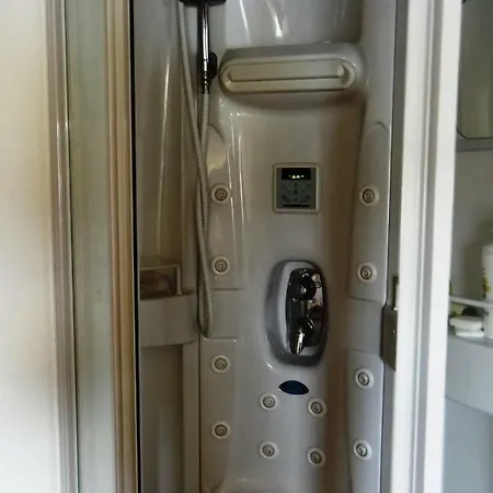 فندق Monziani, Exclusive Island Lakeside *