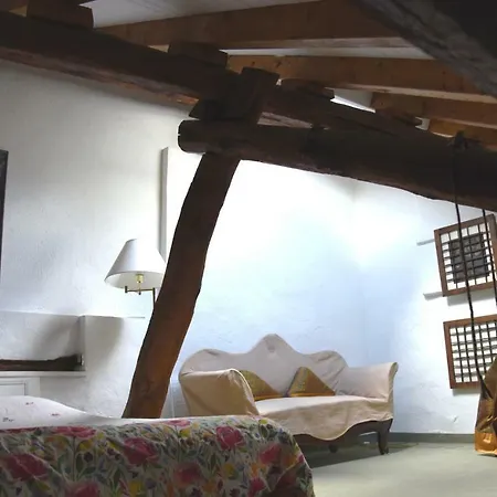 Monziani, Exclusive Island Lakeside *