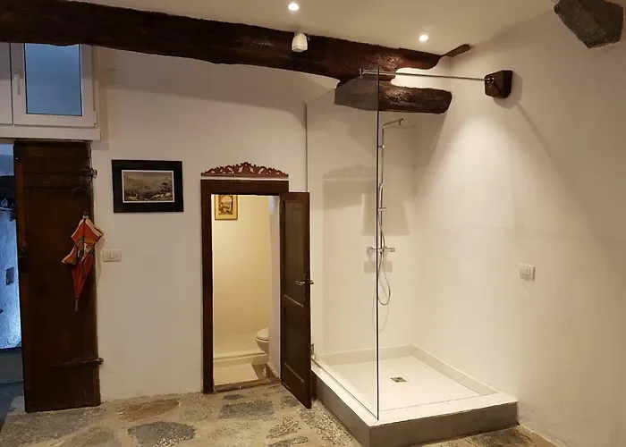 Monziani, Exclusive Island Lakeside Orta San Giulio