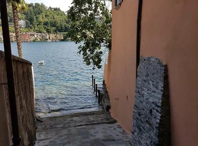Monziani, Exclusive Island Lakeside