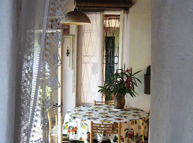 Monziani, Exclusive Island Lakeside