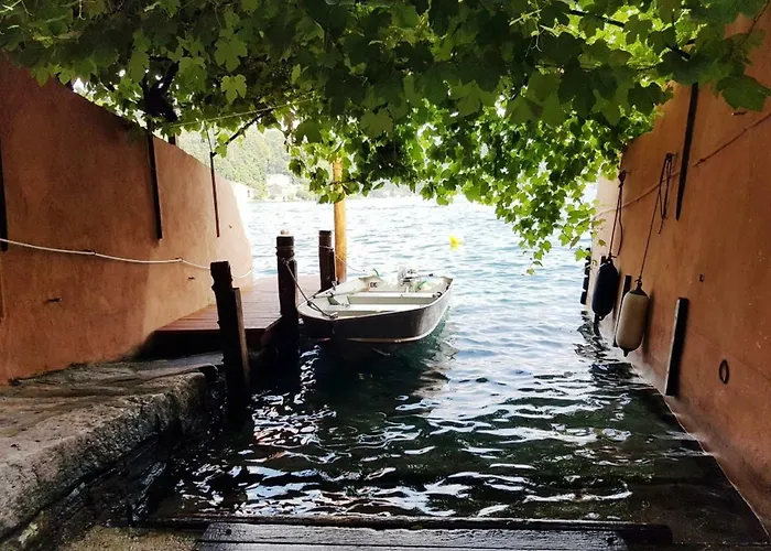 Monziani, Exclusive Island Lakeside