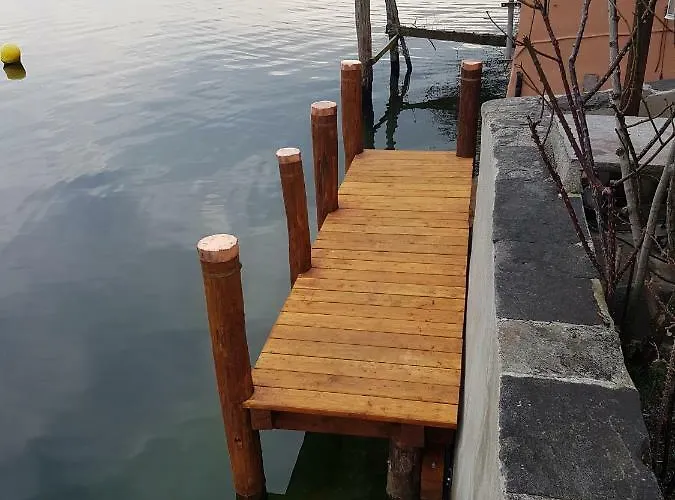 Monziani, Exclusive Island Lakeside