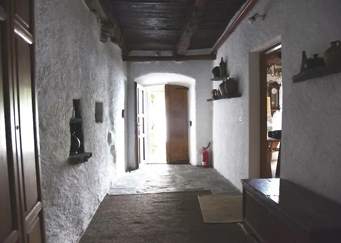 Monziani, Exclusive Island Lakeside *