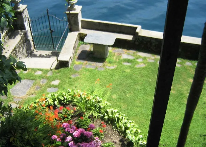 Monziani, Exclusive Island Lakeside